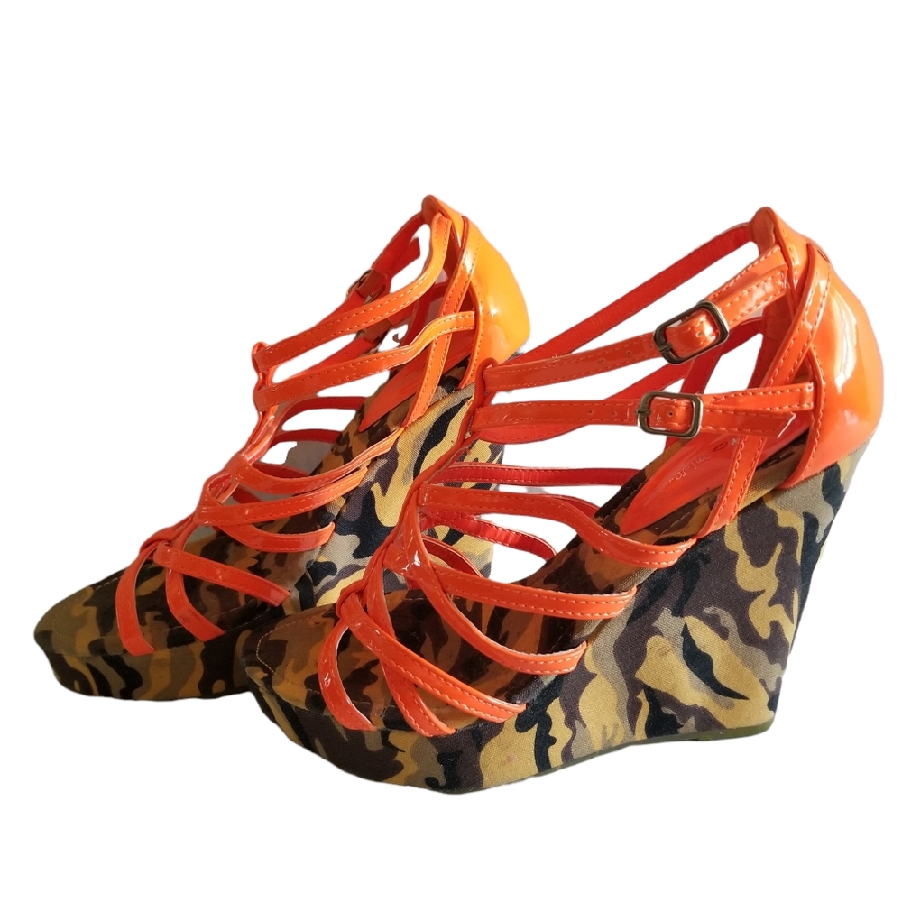 I Promise u Camo Print Wedge Sandals Size 7.5